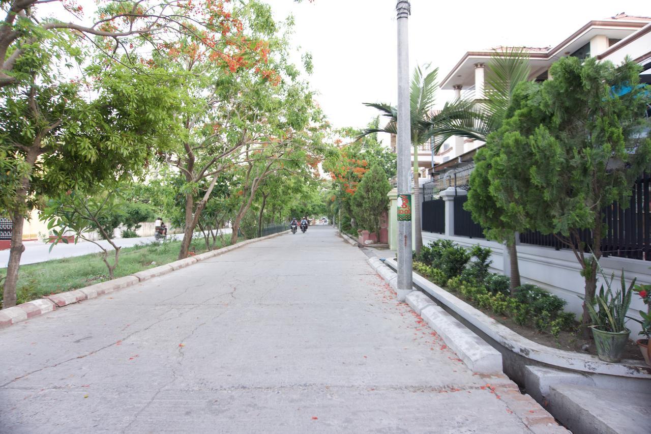Celia Hostel Mandalay Exterior photo