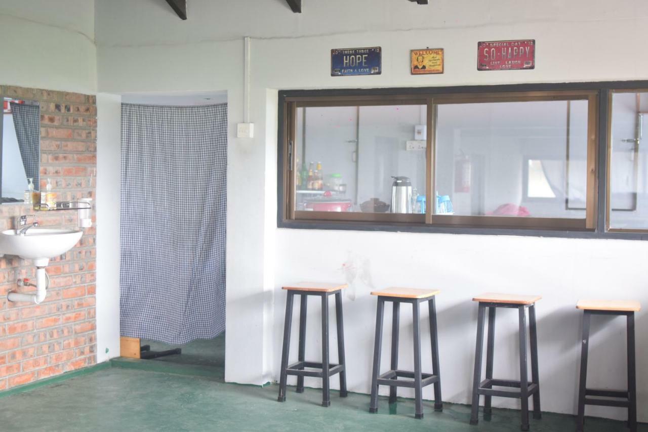Celia Hostel Mandalay Exterior photo