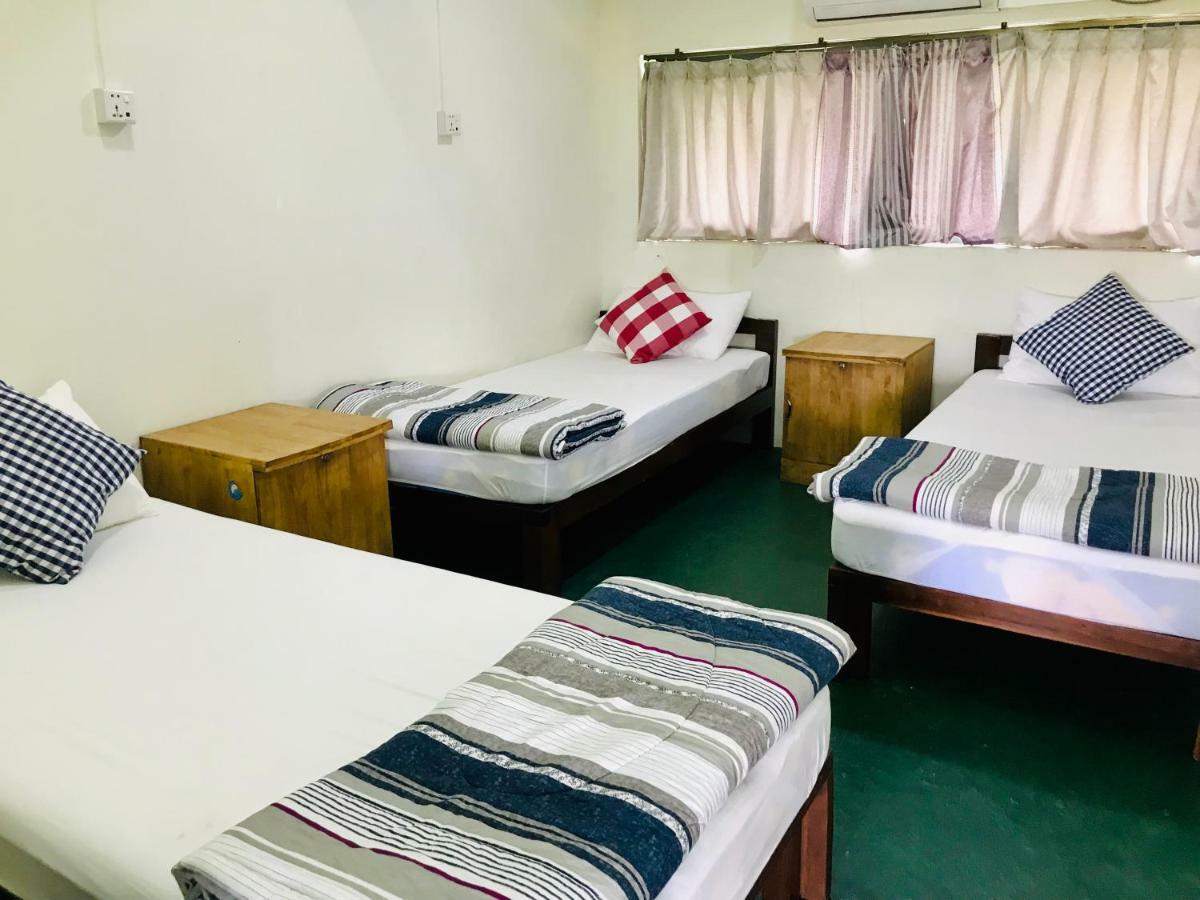 Celia Hostel Mandalay Exterior photo