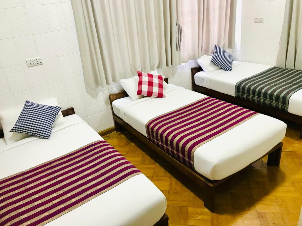 Celia Hostel Mandalay Exterior photo